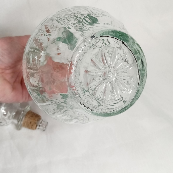 Vintage Daisy Green clear Glass Decanter pitcher cork stopper. - Picture 6 of 13